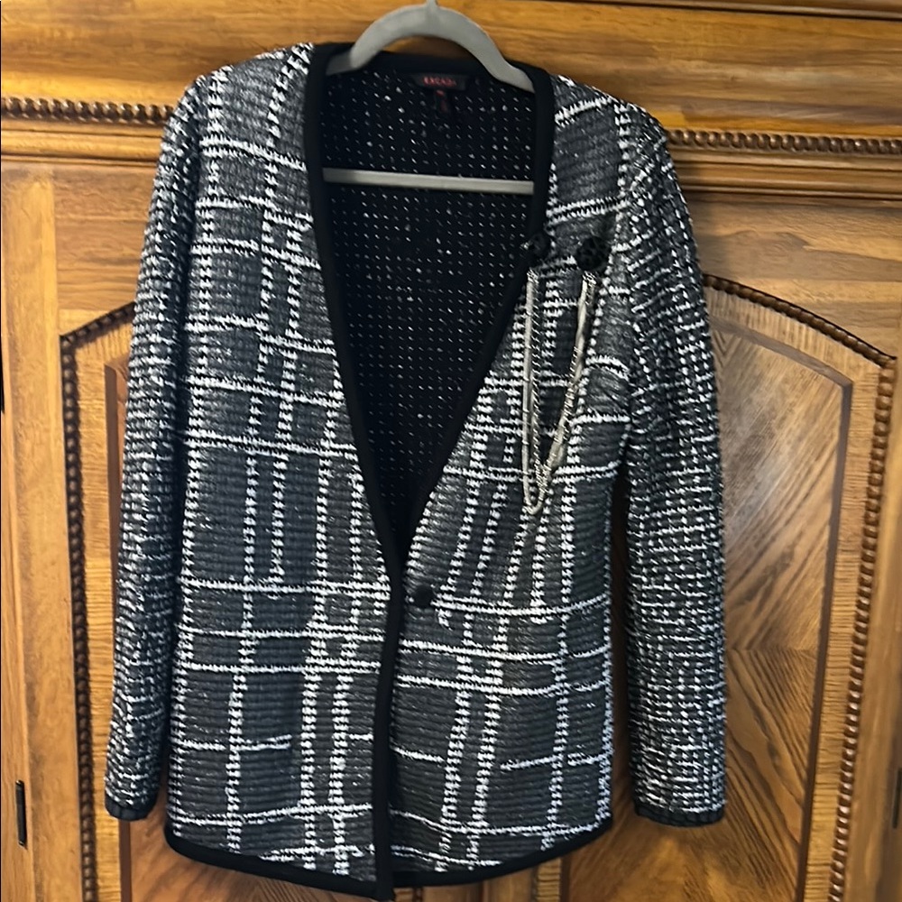 Escada wool sweater jacket Size 40.  EUC possibly never worn, no tags.